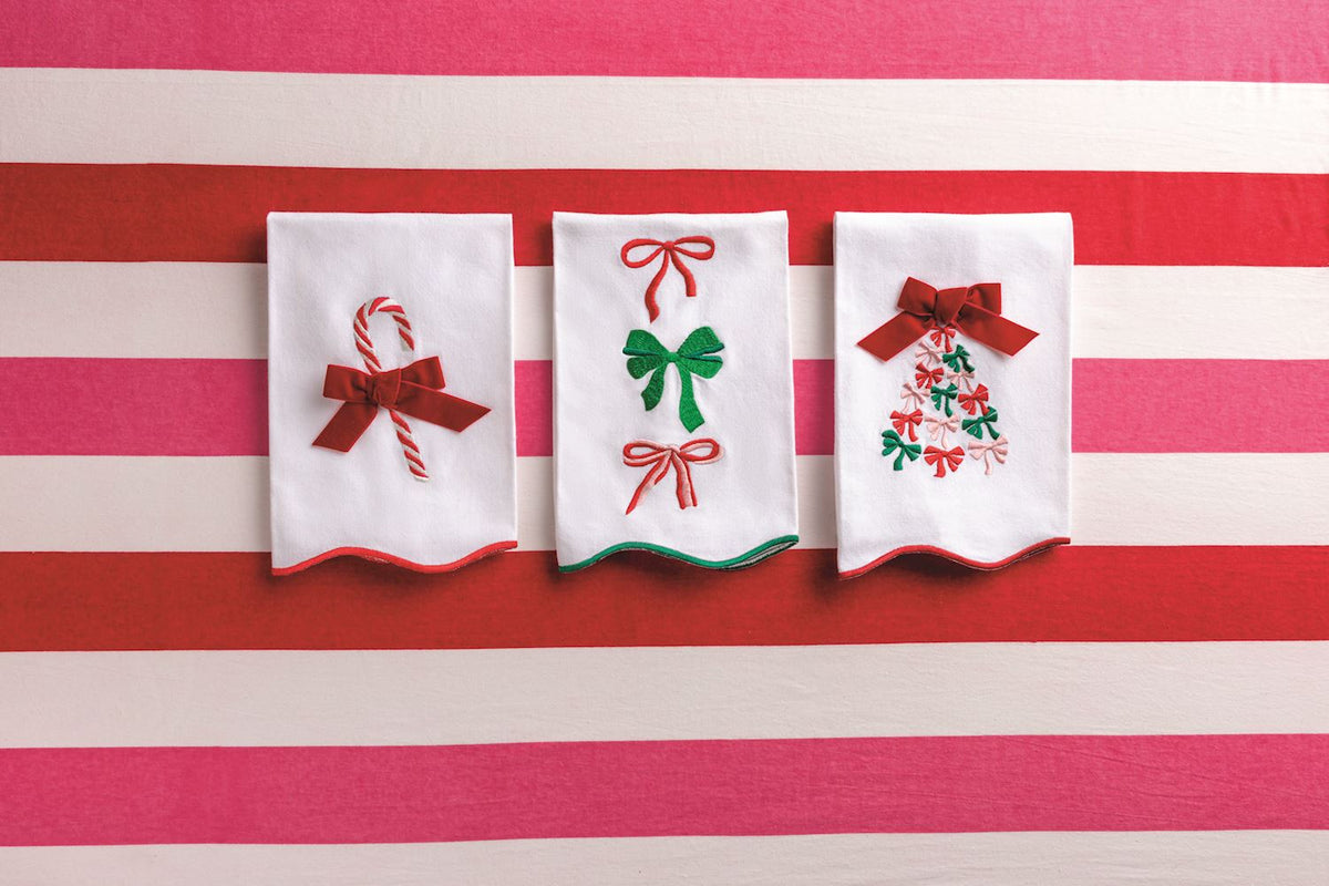 CANDY CANE BOW SCALLOP EMBROIDERED TOWEL