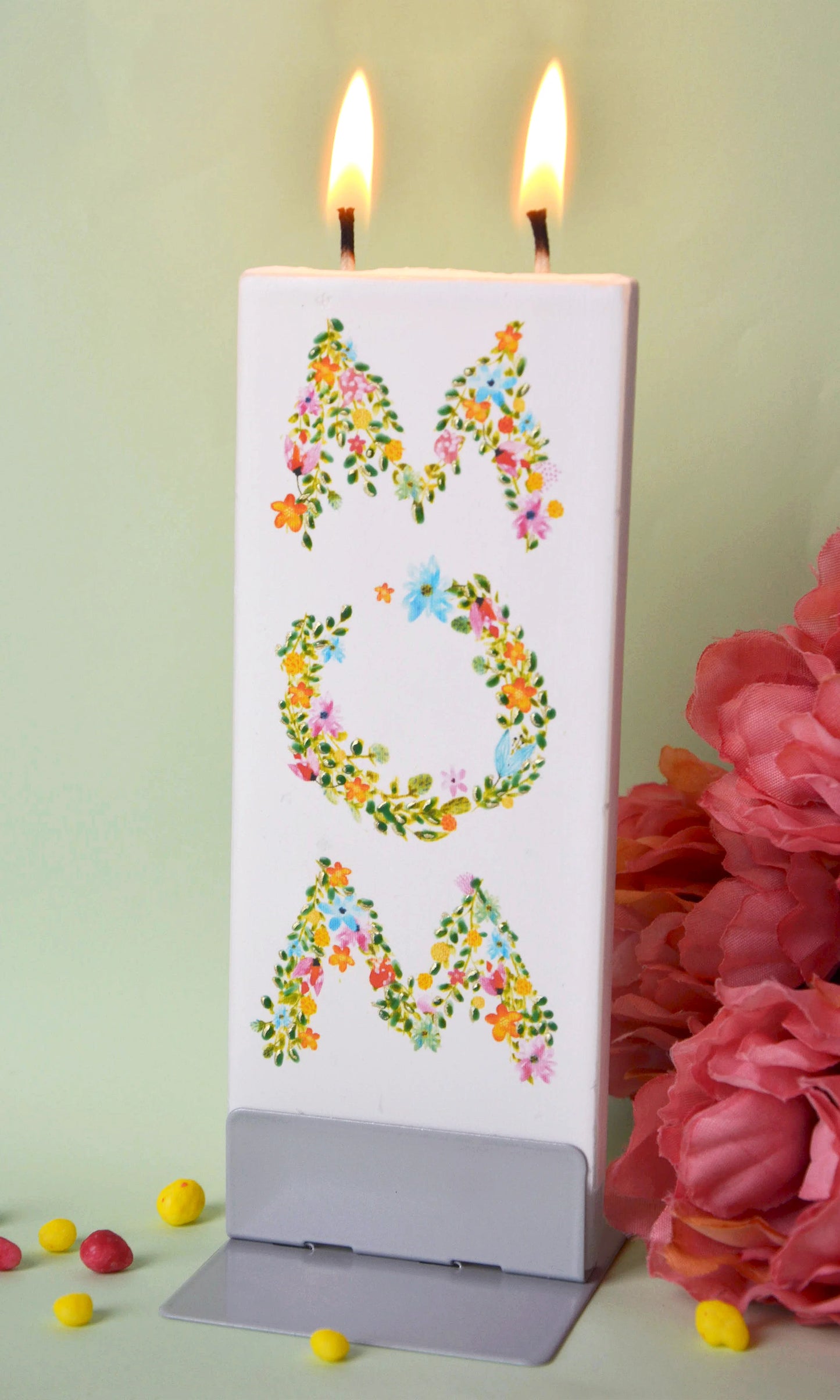 MOM FLORAL LETTER FLAT CANDLE