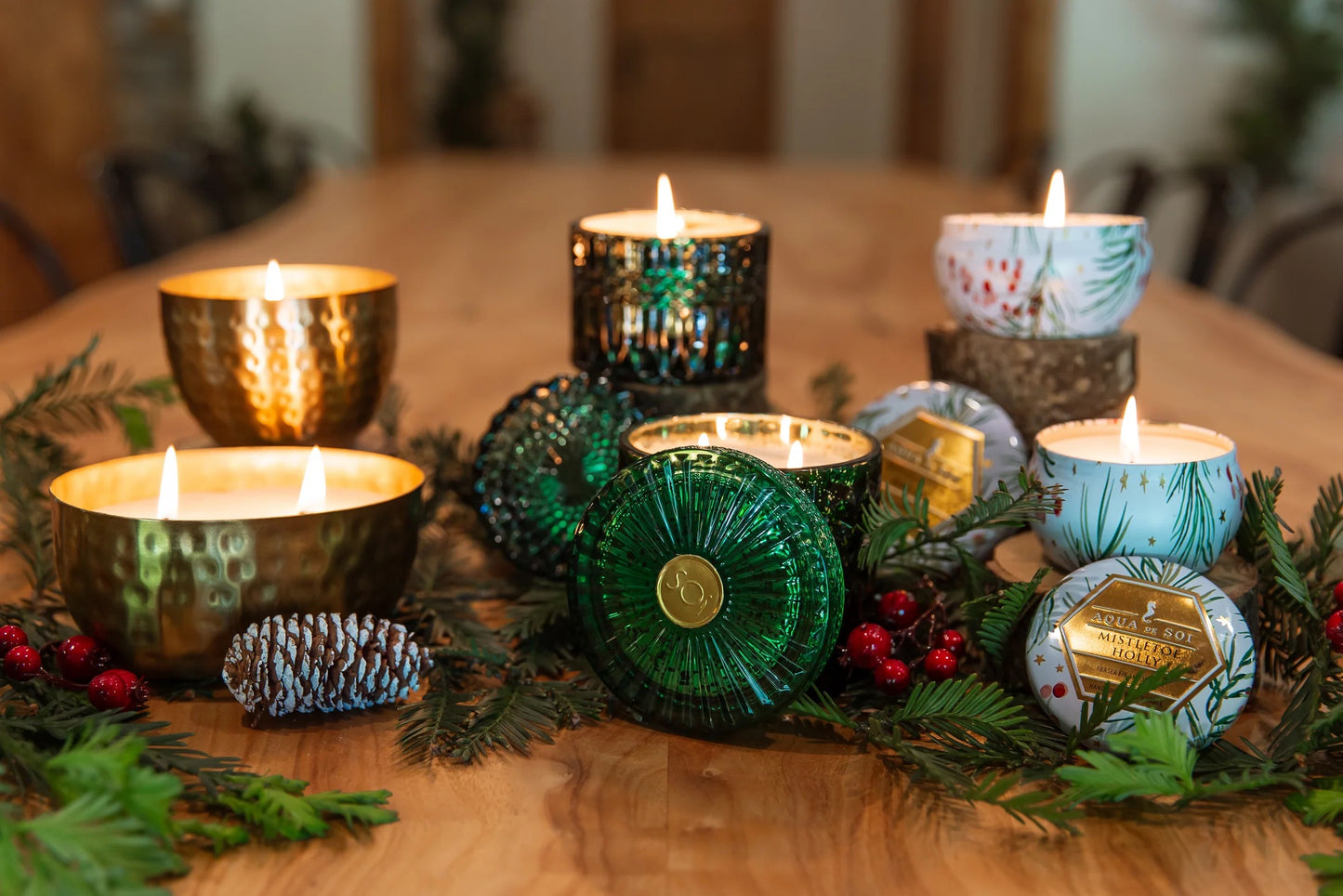 Mistletoe & Holly | 4oz Petite Tin