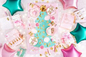PINK & GOLD CHRISTMAS BAUBLE COCKTAIL NAPKINS
