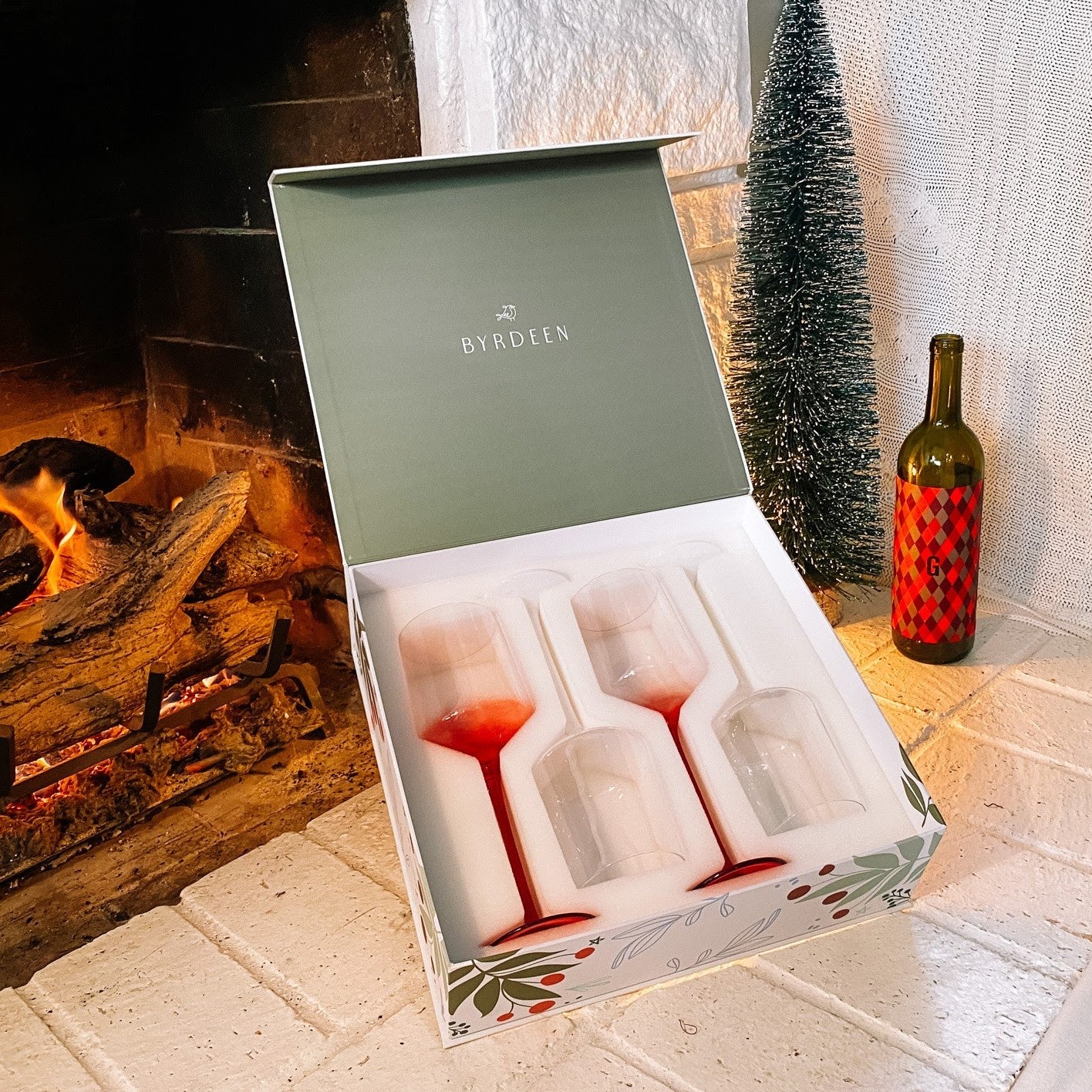 FROSTED BERRY WINE GLASS - SET OF 4