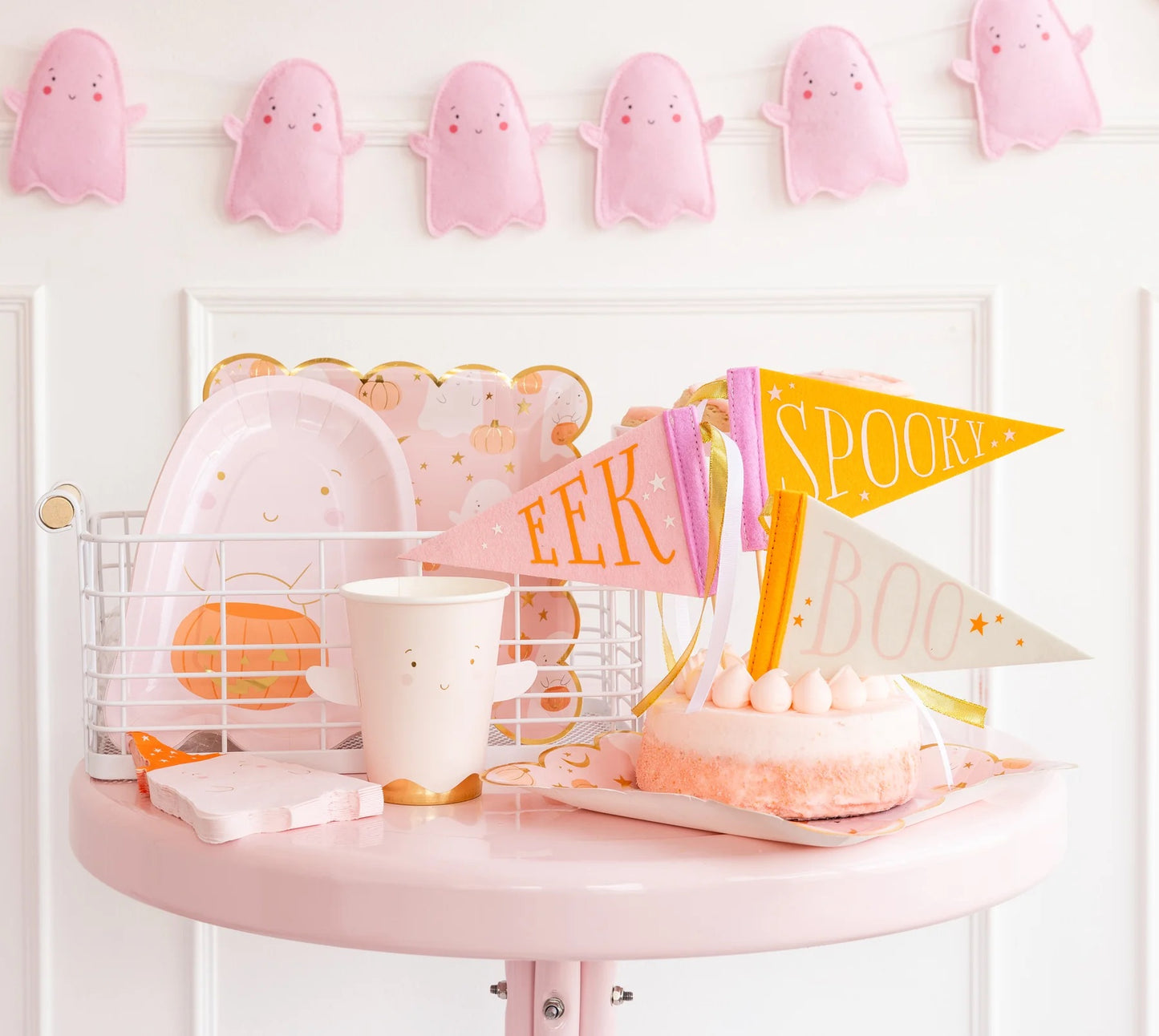 PASTEL PINK GHOST AND PUMPKIN SCATTER DINNER PLATE