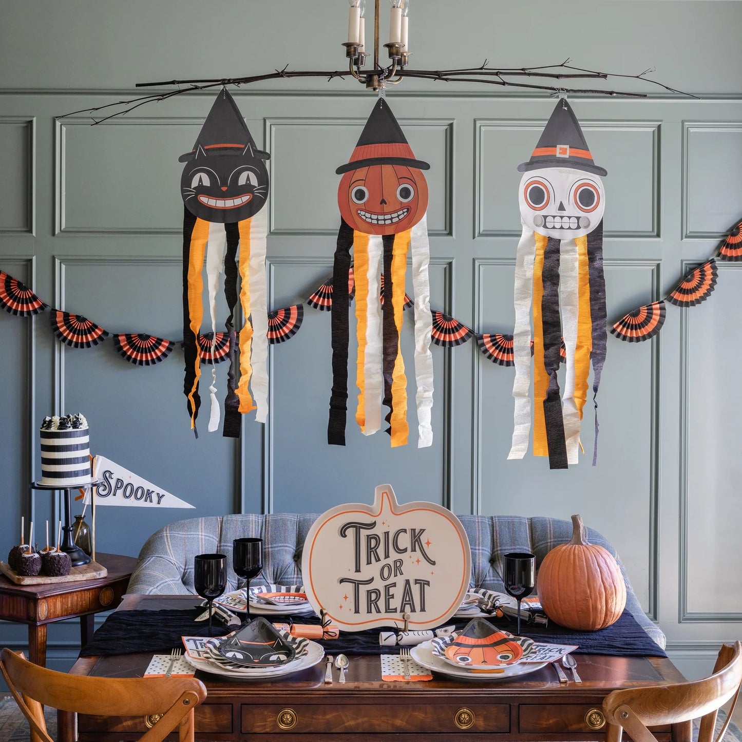 TRICK OR TREAT PUMPKIN SHAPED BAMBOO TRAY
