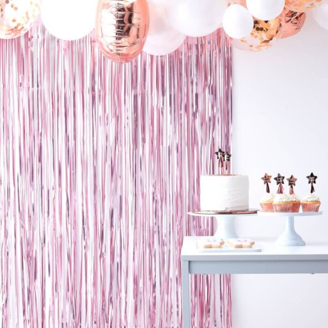 FOIL FRINGE CURTAIN DECORATION