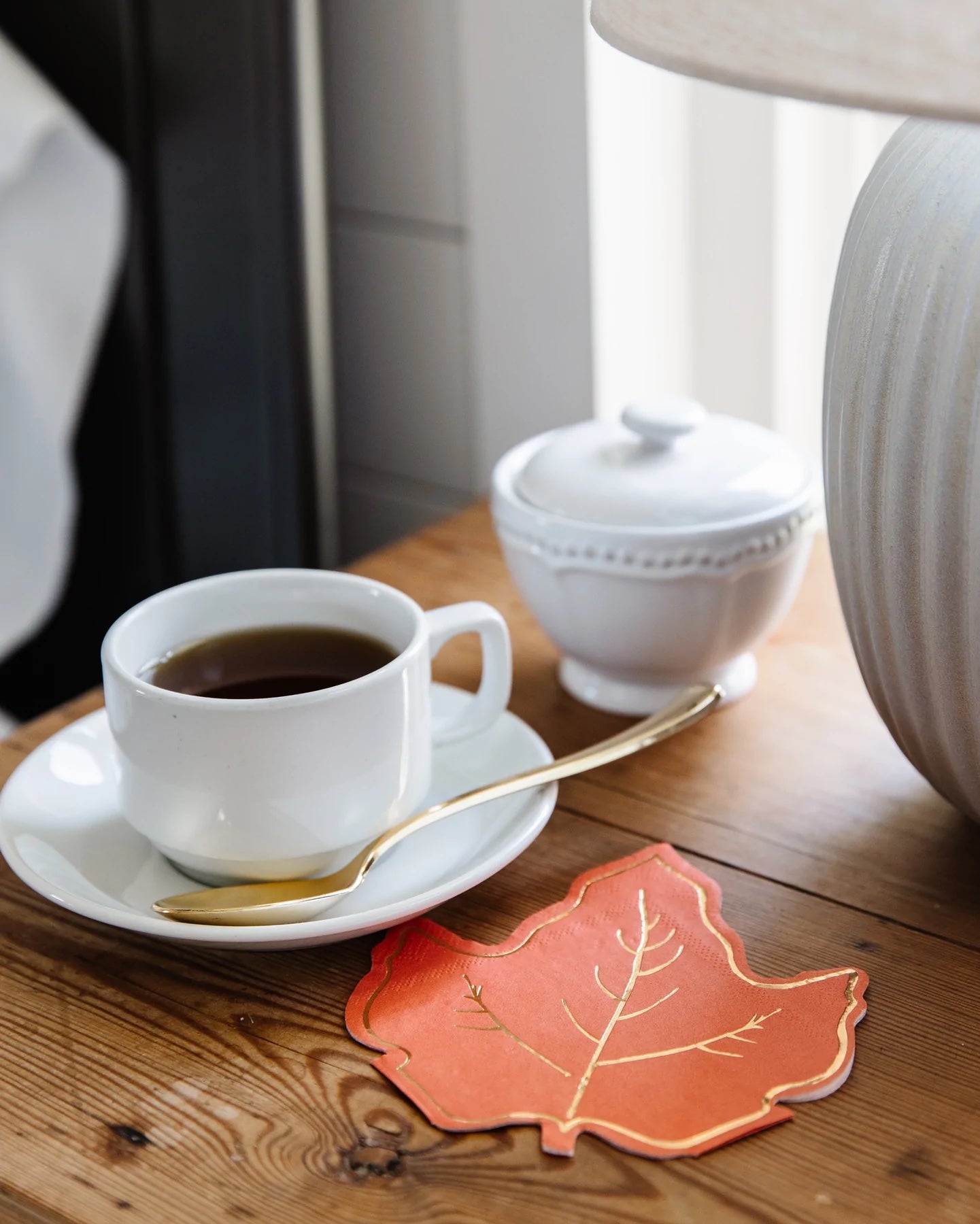 MAPLE LEAF SHAPED COCKTAIL NAPKINS