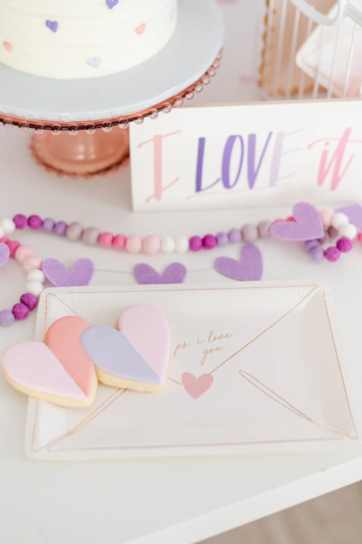 VALENTINE LOVE NOTES  DINNER PLATES